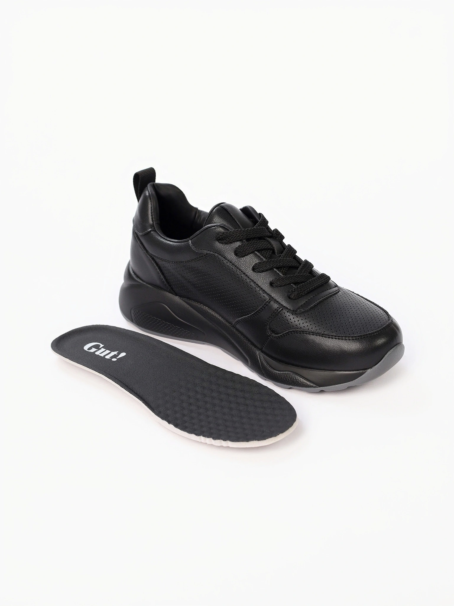 Кроссовки черного цвета на средней платформе